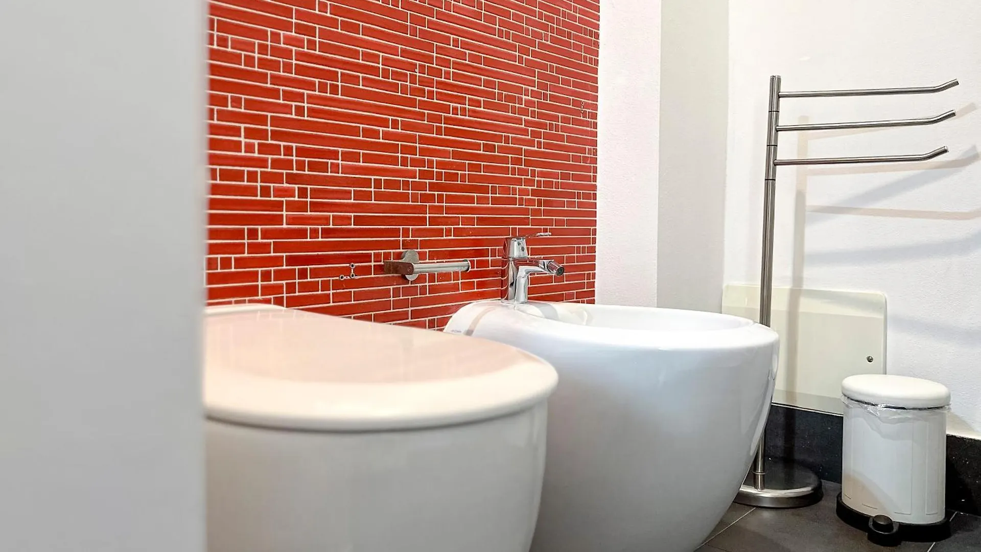 I Host Apartment - Toscana 19 Milan 0*,  Italy
